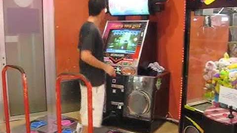 IDDR - Ronko doing Break Down on Trick Double on DDR Megamix