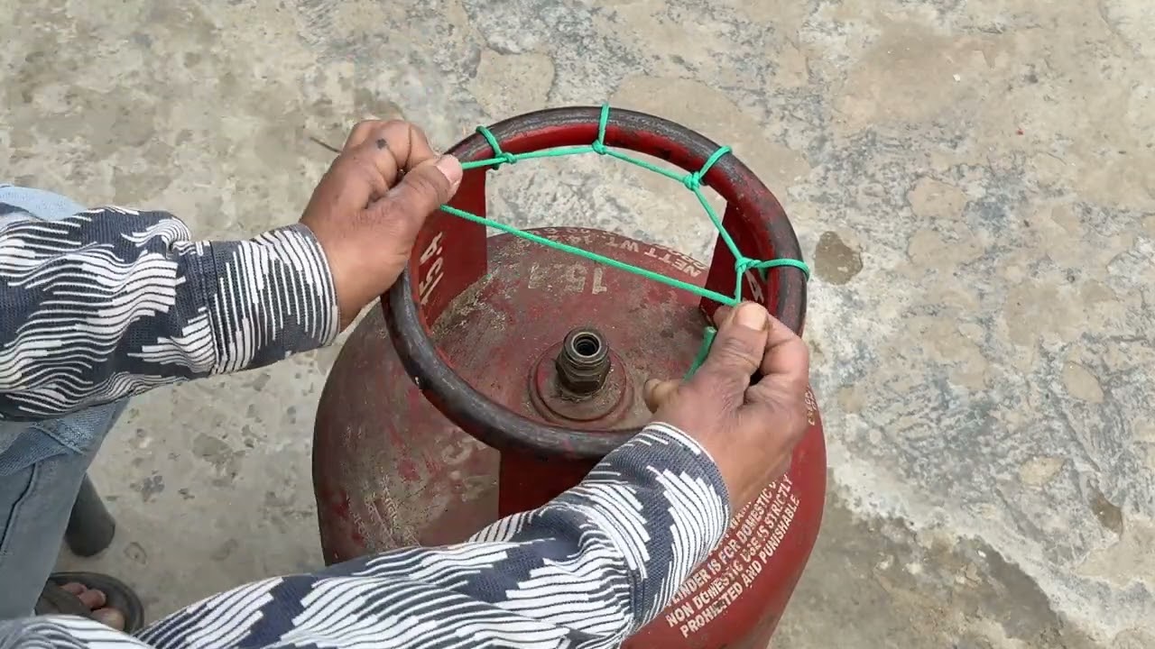 “This Simple Knot Makes Carrying a Gas Cylinder EASY! 🔥🤯”