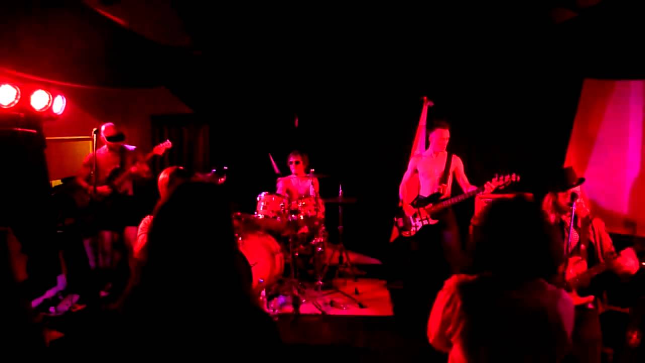 Ikari'Screwball Scrambled Brains All Over The Tarmac' at The Lounge Bar, Alton Nov 20th '10