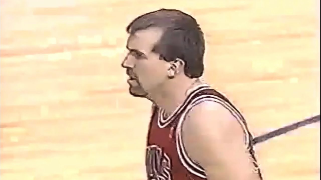 Люк Лонгли и Билл Веннингтон набрали 26 очков в сумме против «76ers» (1997)