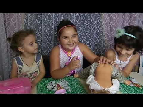 ექიმობანა ელენე ექიმთან ერთად.