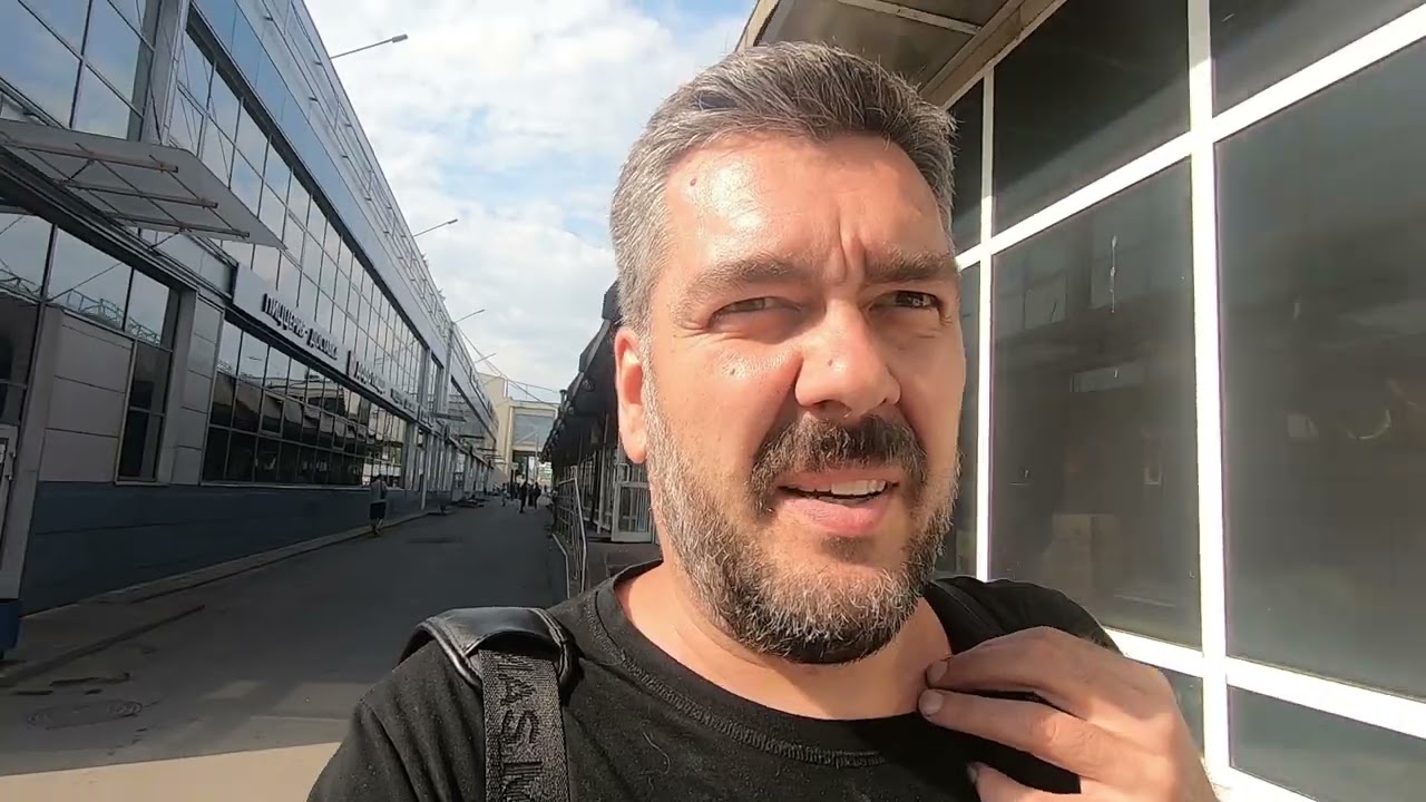 В Москве так много МИГРАНТОВ, не был месяц в Москве, приехал и просто в ...