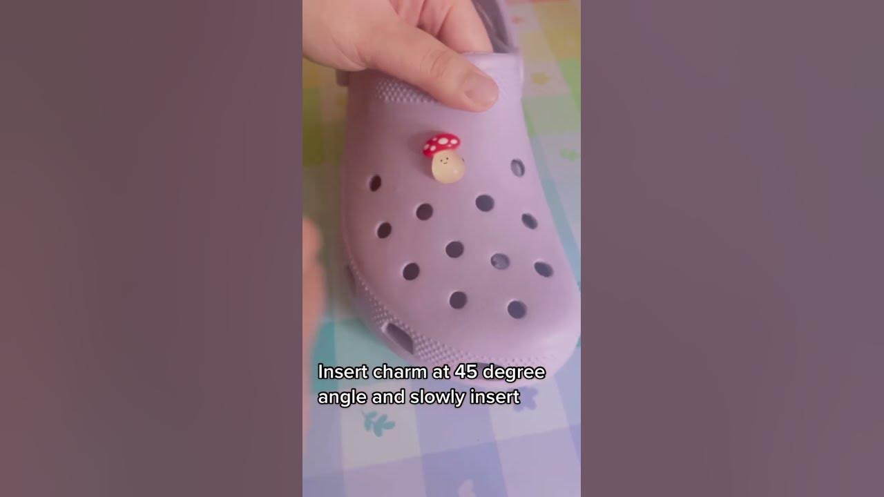 how-to-put-in-croc-charms-how-to-take-out-croc-charms-inserting-and