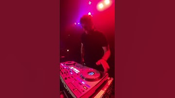 The Lazy Song x Teach Me How to Dougie #brunomars #caliswagdistrict @CantFeelMyFace2010s