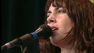 Video voorbeeld van "Susanna Hoffs Singing At The 1997 Lilith Fair"