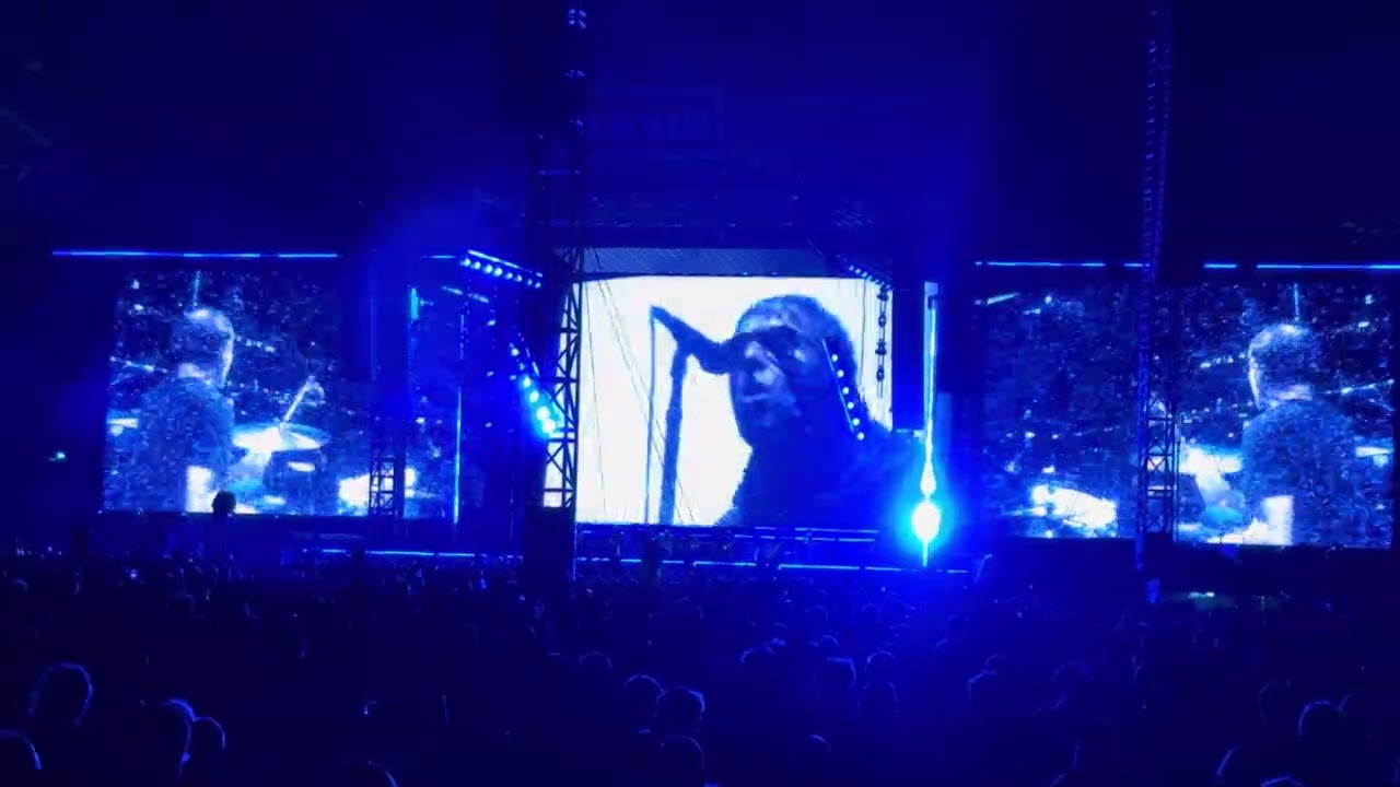 Oasis - Slide Away @ Accor Stadium Sydney 8th November 2025 - YouTube