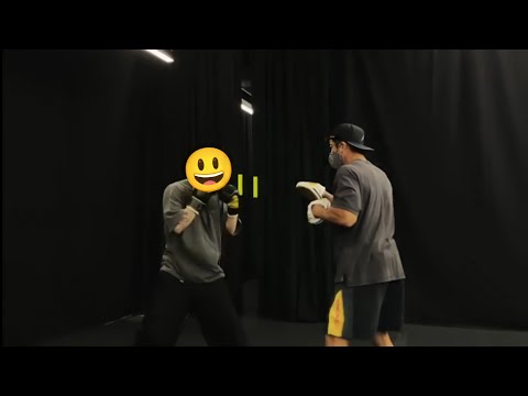 تحديث جونغكوك ب فيديو و هو يلعب ملاكمة 💜🙊