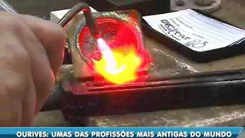 Quem trabalha com joias e o quê?