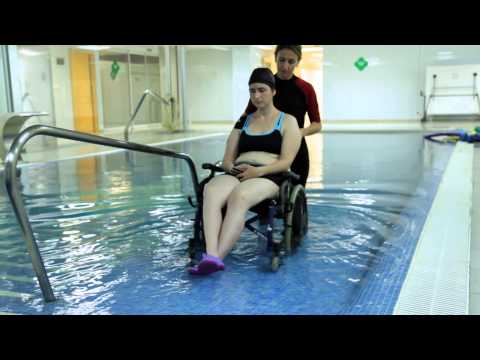 Formas de entrar en la piscina para realizar una sesión de neurorehabilitación