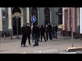 Ховали обличчя і погрожували журналістам: під ратушею зібрали масовку на підтримку Клічука