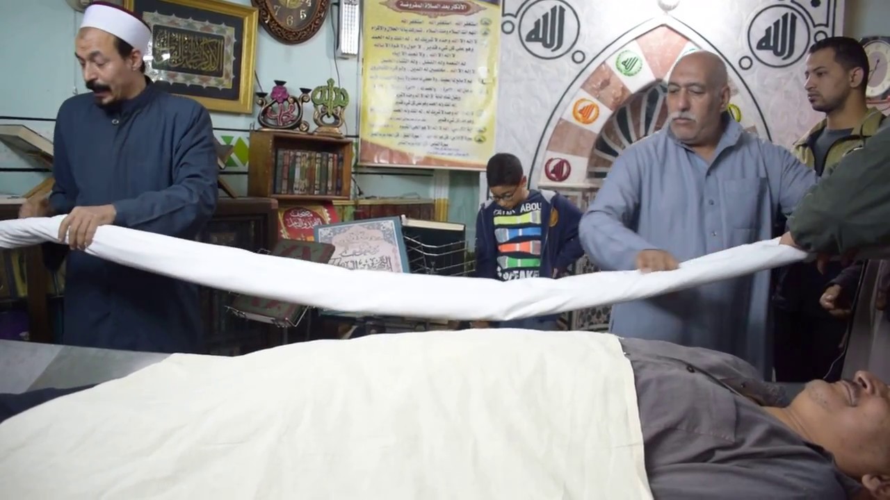 الدعوه الى الله (كيفية تغسيل الميت وتكفينه)