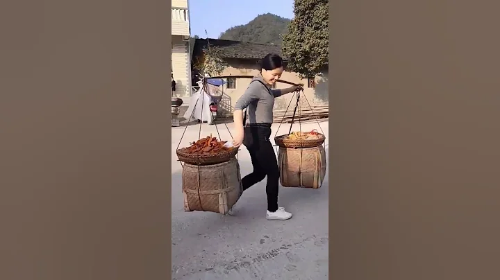 不需要華麗的裝扮,一個充滿善良和自信的女人連走路都帶風。 - 天天要聞