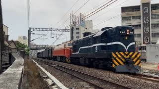 2021/4/28 7201次貨運列車 台南站南加速通過 本務R40