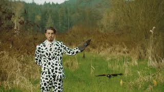 bbno$   it boy (official music video)