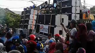 Leg kurang horeg nanggapo lindu.
