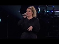 Kelly Clarkson - A Minute + a Glass of Wine (Live in Oakland, CA)