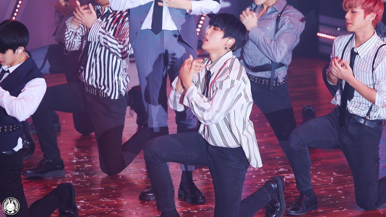 [4K] 180821 워너원 박우진 직캠 '켜줘(Light)' 와이드버전 Wanna One Fancam @지마켓 스마일클럽콘서트 아레나홀 By 벤뎅이