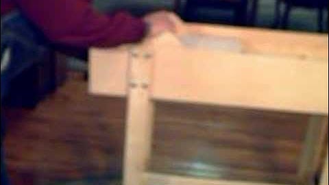 Fancy Kitty Studio Bench Wool Picker demonstration