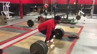 Jay Warren Deadlifting 495lbs for 12 reps at Metroflex Fort Worth