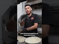 ¿El secreto de nuestras pizzas?🍕✨ Masa hecha por nosotros con los ingredientes más frescos.