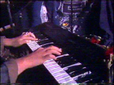 Guarda Pee Dee - Flying su YouTube Guarda Pee Dee - Flying su YouTube