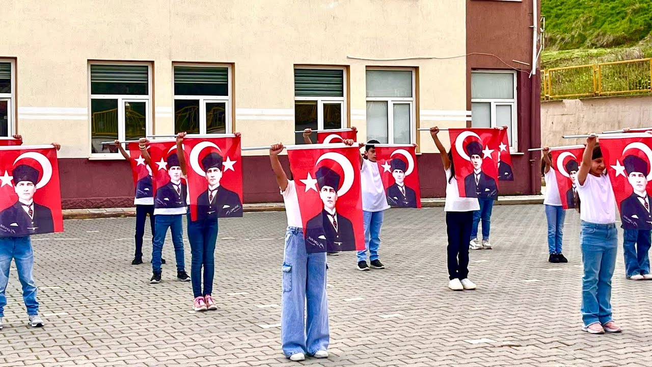 23 Nisan Ulusal Egemenlik Ve Çocuk Bayramı Bayrak Gösterisi 🇹🇷