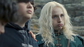 young aegon targaryen out of context for 40 seconds [+1x07; humor]