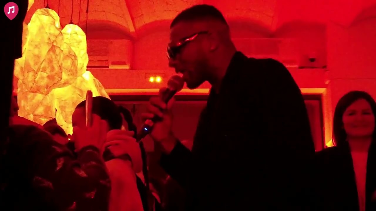 Wedding & Party Roaming Band performing soul, funk, afro & RnB