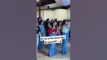 CABALLO DORADO SONG AT A QUINCEANERA! 💃🕺🏽BAILES