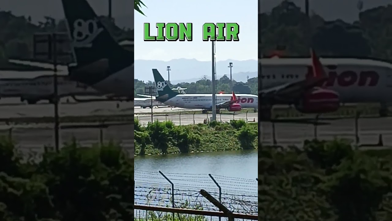 Pesawat Lion Air 80 Boeing 737 Menuju Runway Bandara Sultan Hasanuddin Makassar 