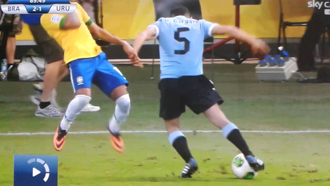 Neymar ridicoulus dive - Brazil 2-1 Uruguay
