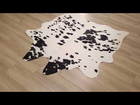 Deri Soyut Desenli Beyaz Post Halı inceleme videosu kapak görseli