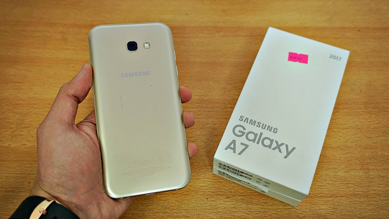 Samsung Galaxy A7 (2017) - Распаковка