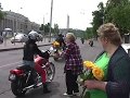 Работники  “Stoties turgus” приветствуют участников  „Bike show millenium” Kaunas 2017-05-20