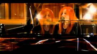 Watch Tori Amos Star Of Wonder video