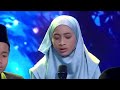 عائلة أندونيسية تقرأ سورة الضحى بشكل رائع 