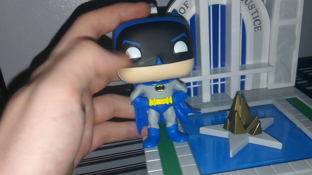 FUNKO POP TOWN BATMAN 80TH ANNIVERSARY SUPER FRIENDS BATMAN WITH HALL OF  JUSTICE REVIEW - YouTube