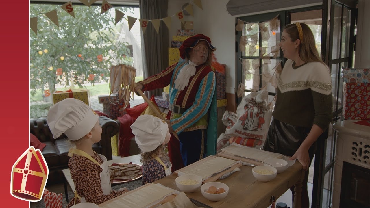 Een stokpoetspaardje en bladerdeegstafjes met kaas 🧀 - Sinterklaaskapoentjes | Studio 100 Kids