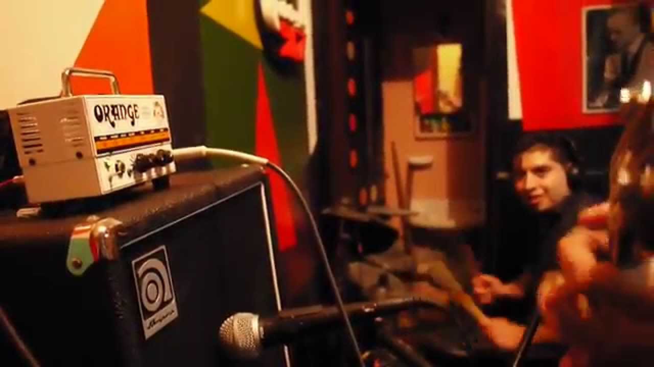 Los Piringundines - Jesuchrist Surferstar + Misirlou