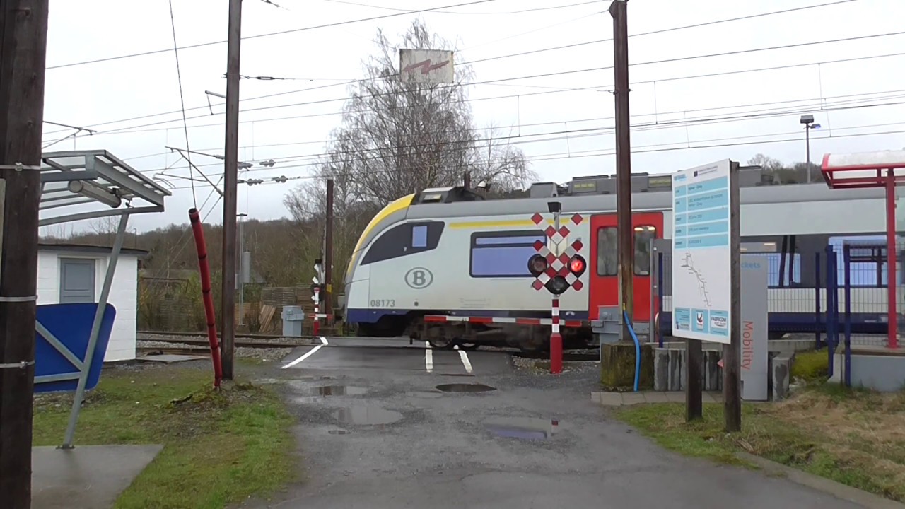 Passage a Niveau Dave/ Spoorwegovergang/ Railroad-/ Level Crossing/ Bahnübergang