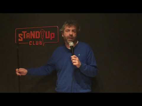 Curso de Stand Up: ¿Cómo Usar (el Pie de) Micrófono? Clases para Aprender Stand Up.