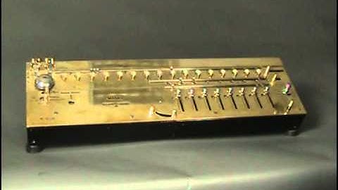 Importante Calculadora MADAS en Perfecto Estado de Funcionamiento. Año 1913.