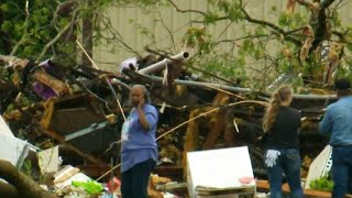 Savage weather slams southeastern U.S.