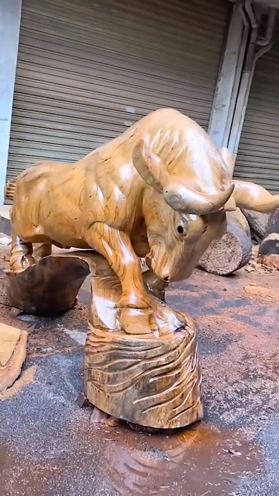 Patung Banteng Dari Kayu !!