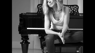 Blaithin - Warning Flags (Lyric Video)