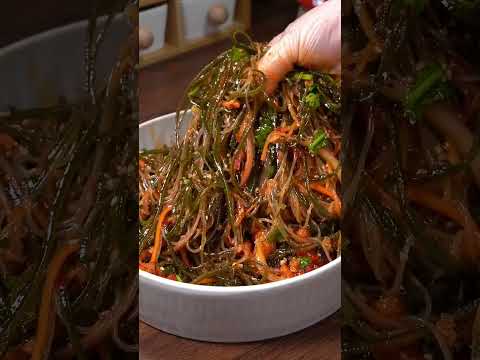 Video: Memasak salad makanan laut yang hangat