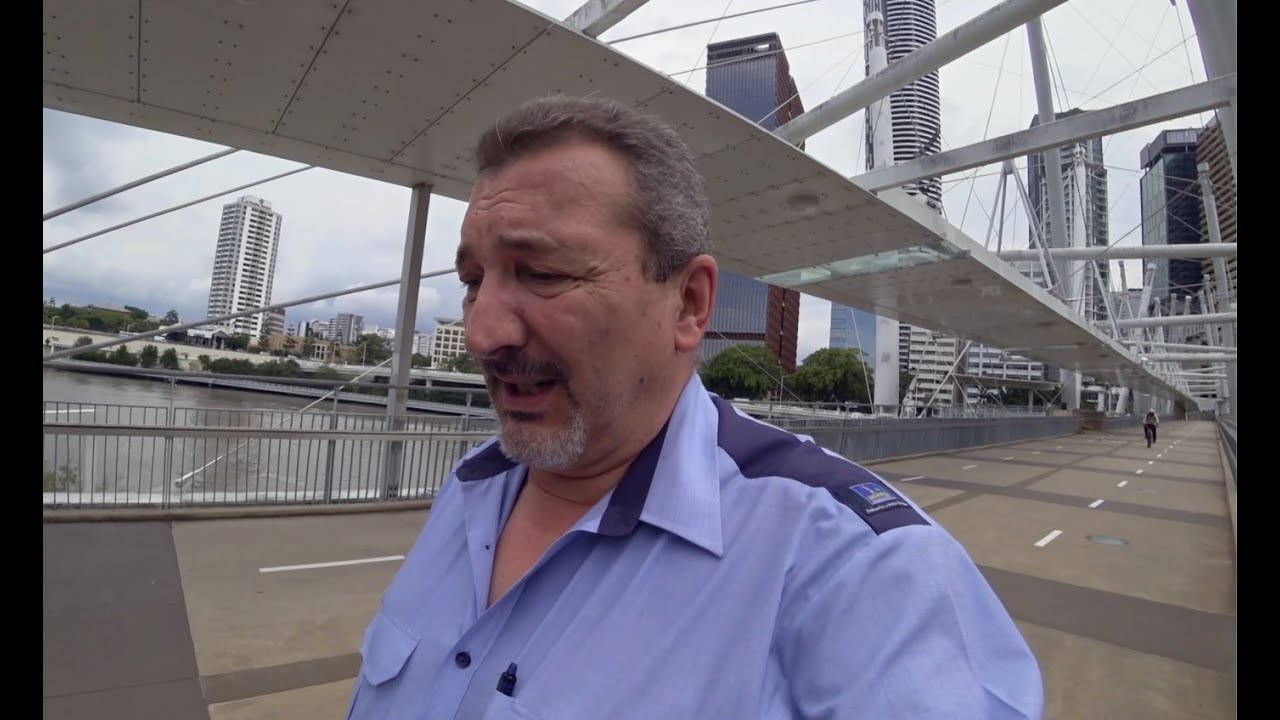 ЗАРАБАТЫВАЮТ ВОДИТЕЛИ ЗДЕСЬ ОЧЕНЬ ХОРОШО.