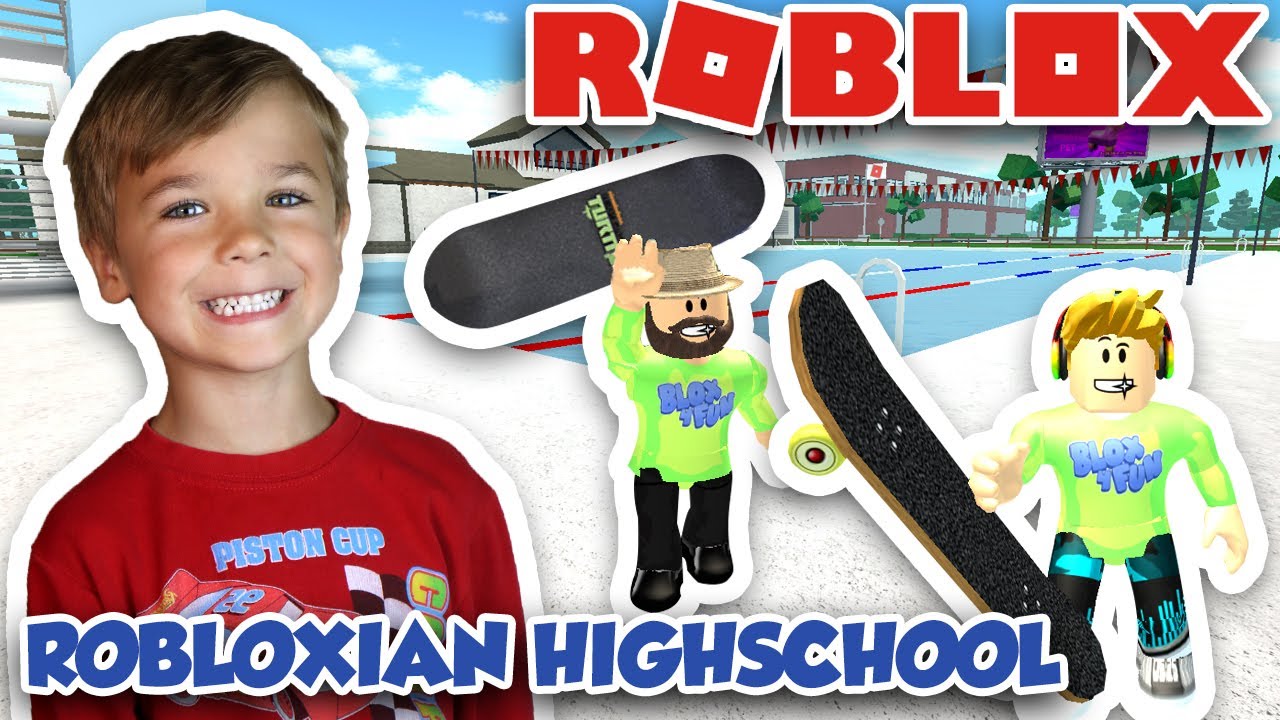 Junior And Senior Messing Around In Roblox Robloxian Highschool - roblox messed up again they removed skateboards youtube