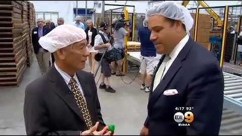 Texas Officials Tour Sriracha Plant In Attempt To Woo Hot Sauce Maker