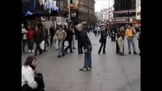 FUNNY DRUNK STREET DANCERS
